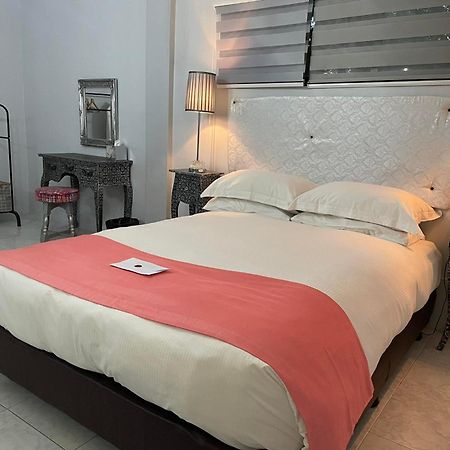 Sunbloom Beachfront Hotel And Restaurant Zambales Sinabacan Экстерьер фото