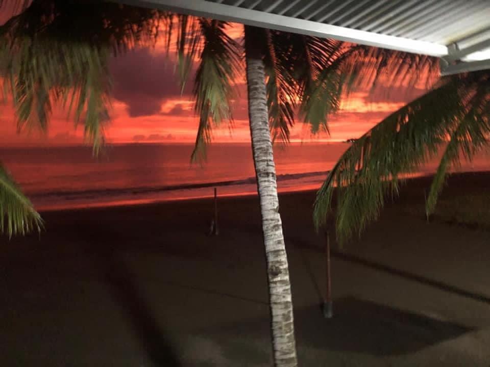Sunbloom Beachfront Hotel And Restaurant Zambales Sinabacan Экстерьер фото