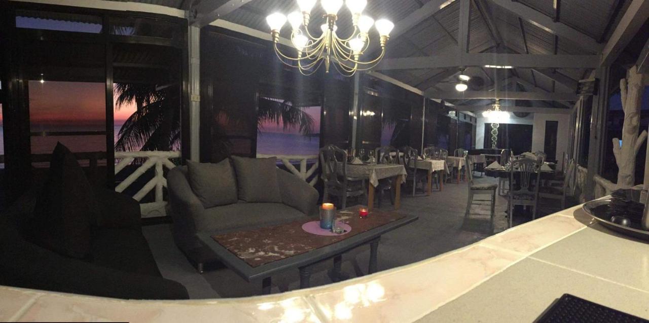 Sunbloom Beachfront Hotel And Restaurant Zambales Sinabacan Экстерьер фото