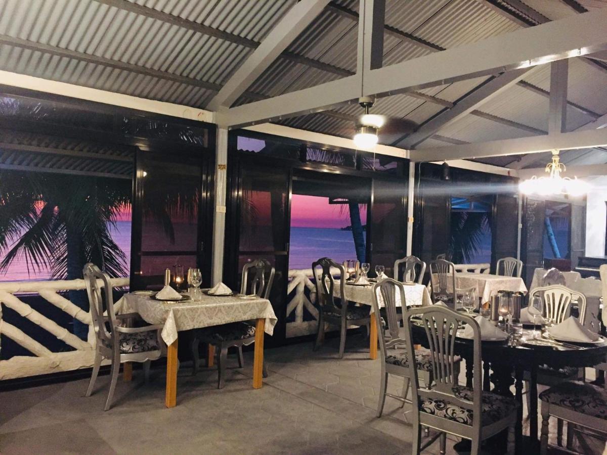 Sunbloom Beachfront Hotel And Restaurant Zambales Sinabacan Экстерьер фото