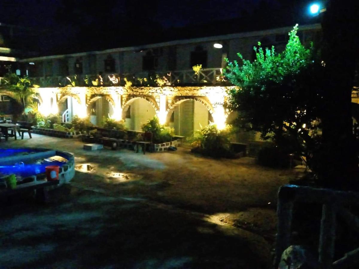 Sunbloom Beachfront Hotel And Restaurant Zambales Sinabacan Экстерьер фото
