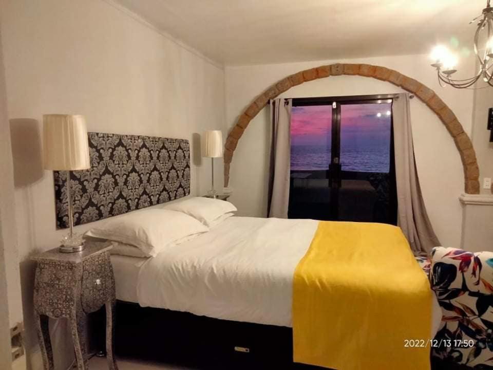 Sunbloom Beachfront Hotel And Restaurant Zambales Sinabacan Экстерьер фото