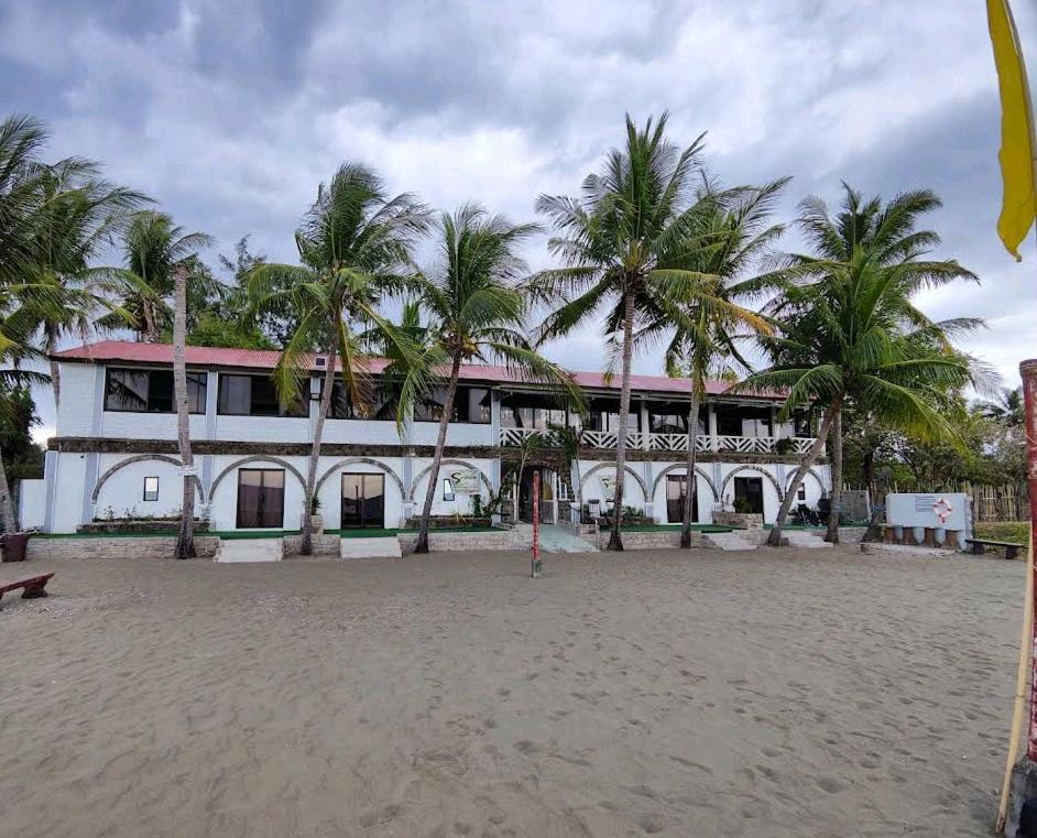 Sunbloom Beachfront Hotel And Restaurant Zambales Sinabacan Экстерьер фото