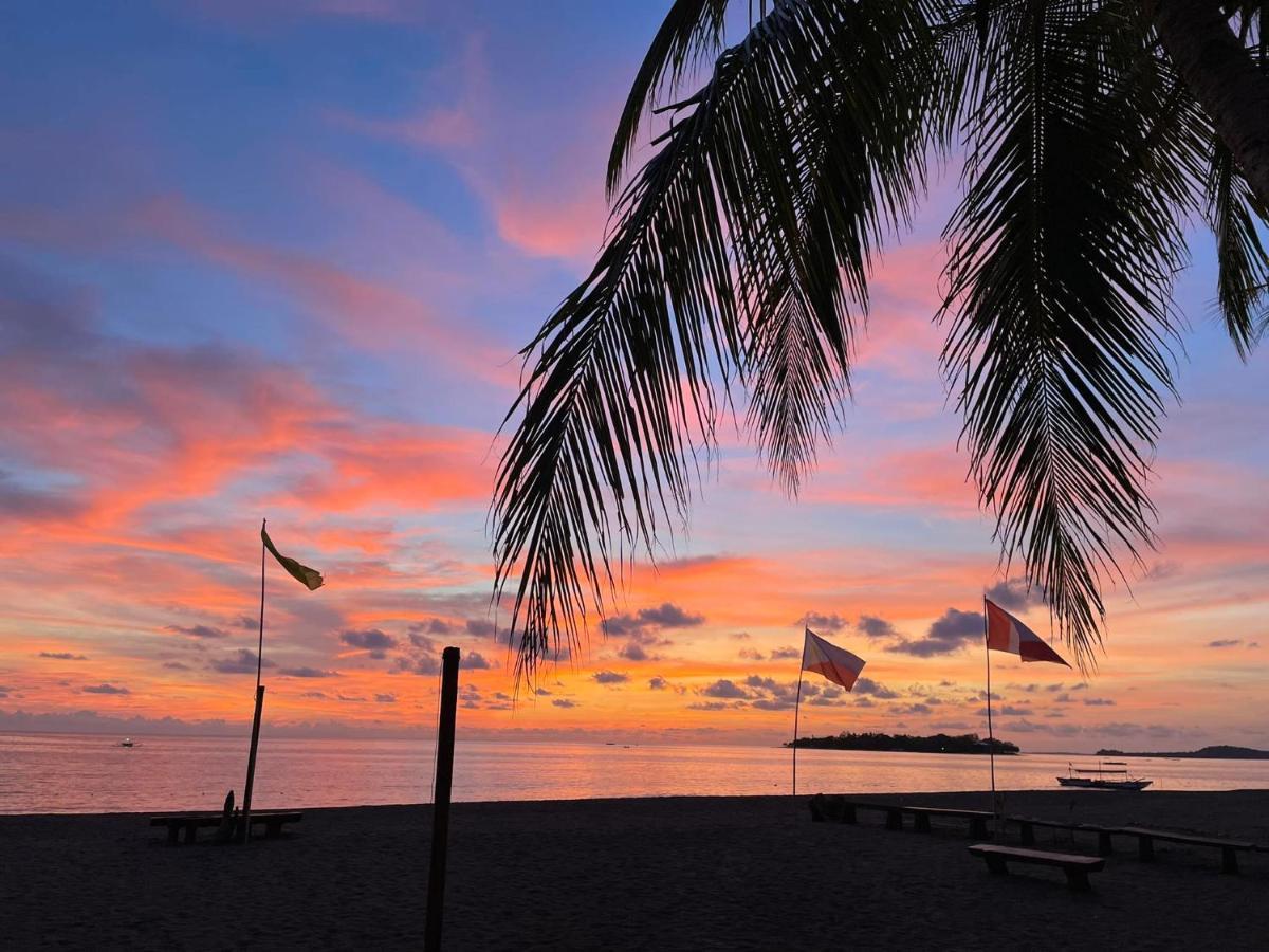 Sunbloom Beachfront Hotel And Restaurant Zambales Sinabacan Экстерьер фото